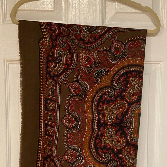 Paisley Patterned Scarf - Picture 9 of 14